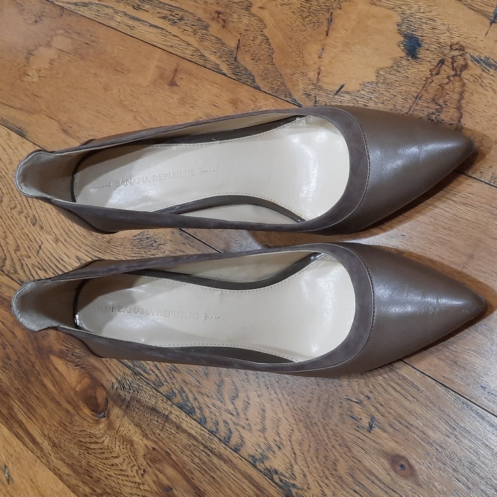 Banana Republic heels 👠
